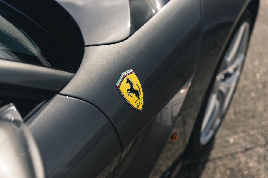 Детали экстерьера Ferrari F12berlinetta 2014 года  (UK) (фото 248 из 276)
